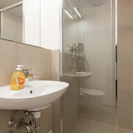 668 Sweet Apartment